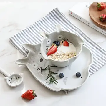 TOTORO CERAMIC DINNERWARE SET..