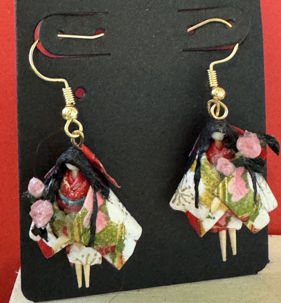 SAKURA MIKO DOLL EARRINGS - WHITE KIMONO