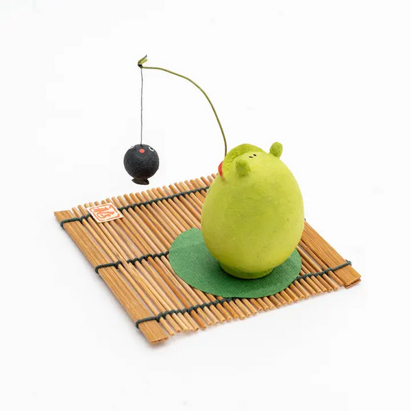 Ryukodo Handmade Washi Fishing Frog Figurine
