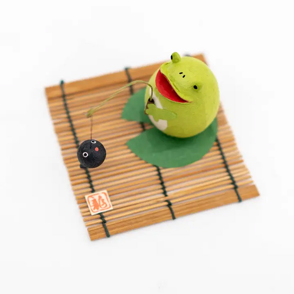 Ryukodo Handmade Washi Fishing Frog Figurine